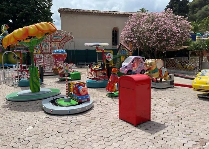 Location Saisonniere 220 M Des Plages דירה מנטון